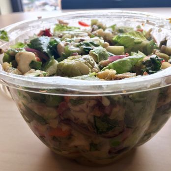 Hello Bistro - Create your own salad with chicken and avocado - Salad Near Me - Pittsburgh, Pennsylvania