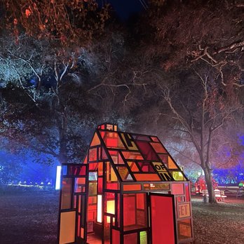 Descanso Gardens - Enchanted: Forest of Light (holiday lights display) - Botanical Gardens Near Me - La Canada Flintridge, California Descanso Gardens - Enchanted: Forest of Light (holiday lights display) - Botanical Gardens Near Me - La Canada Flintridge, California