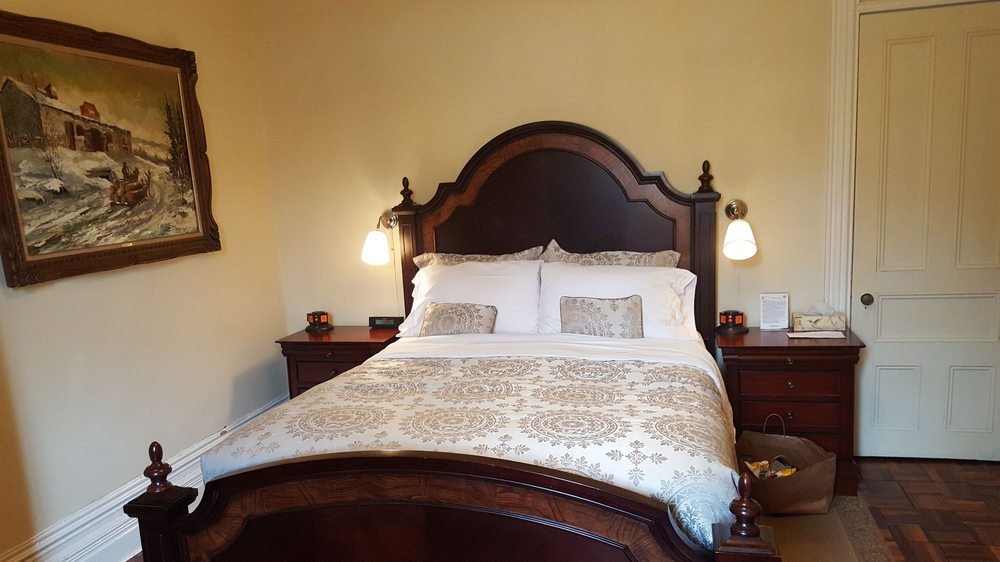 Gingerbread Manor Bed & Breakfast