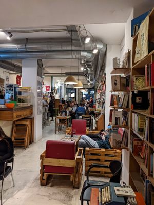 Ubik Café Cafetería Librería by null