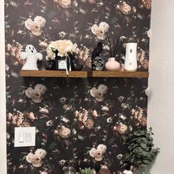 The Sugaring Lounge - Bathroom wallpaper. Love it!