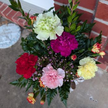 Connie's Floral Creations - Connie's resolve of the original flowers send that died quickly. - Florists Near Me - Durant, Oklahoma Connie's Floral Creations - Connie's resolve of the original flowers send that died quickly. - Florists Near Me - Durant, Oklahoma
