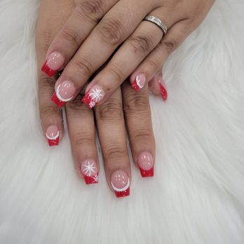 Elsa' Nail Spa & Lashes - Cute Christmas nails - Nail Salons Near Me - Bakersfield, California