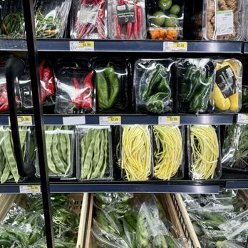 H Mart - Mesa - 2025, Produce selection of peppers & beans. - Grocery Near Me - Mesa, Arizona