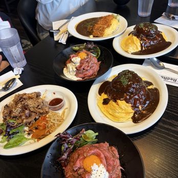 Red Rock-Torrance - US-Kobe American Sliced Beef Don (Roasted Beef Don)Pork-Katsu Curry and Rice - Japanese Near Me - Torrance, California Red Rock-Torrance - US-Kobe American Sliced Beef Don (Roasted Beef Don)Pork-Katsu Curry and Rice - Japanese Near Me - Torrance, California