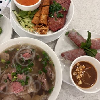 Pho Que Huong - Vietnamese Near Me - Honolulu, Hawaii