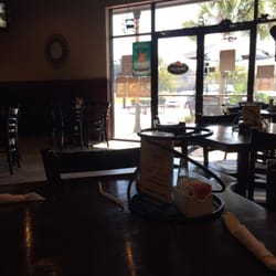 Isabella's Pizzeria - Inside the restaurant
