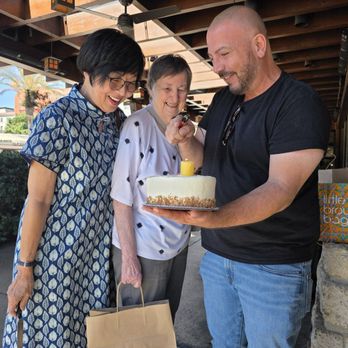 Houston's Restaurant - While celebrating my grandmother's 80th birthday, us cutting her cake in the parking lot, citing a policy prohibiting outside food. ​ - Steakhouses Near Me - Pasadena, California