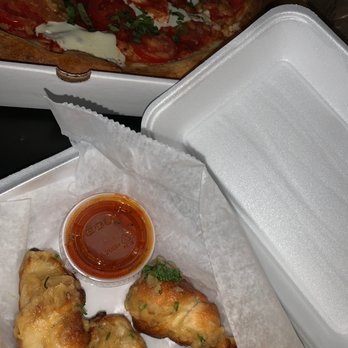 Napolitano's Brooklyn Pizza - 18" Margherita Pie and Garlic Knots - Italian Near Me - Cranston, Rhode Island Napolitano's Brooklyn Pizza - 18" Margherita Pie and Garlic Knots - Italian Near Me - Cranston, Rhode Island