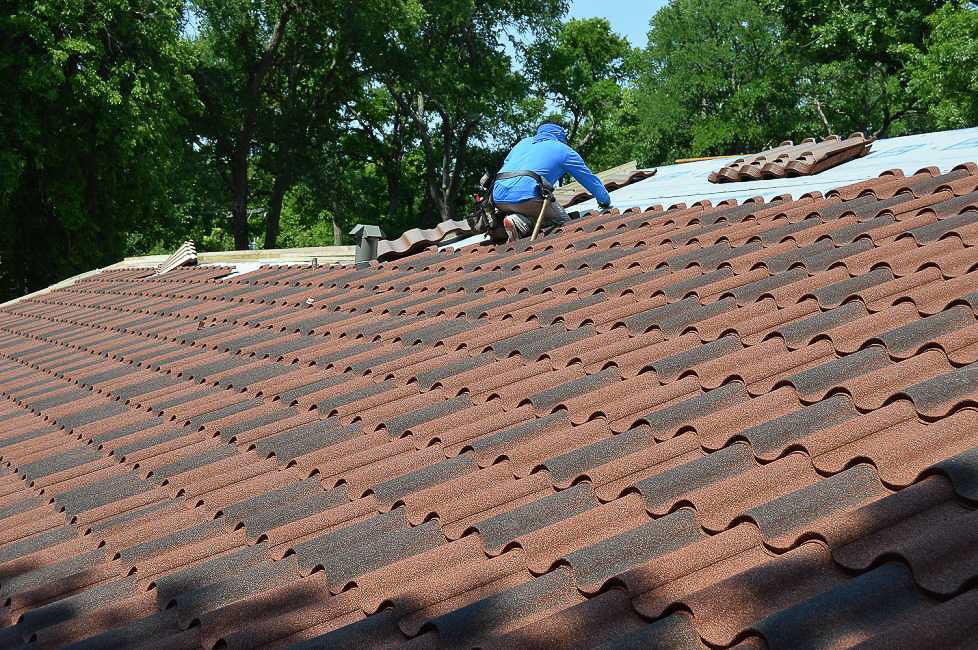 Slide of C.W. Roofing & Construction