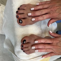Sunny Nails
