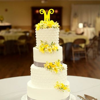Hamill's Florist - Beautiful flowers on the cake. - Florists Near Me - Longview, Texas Hamill's Florist - Beautiful flowers on the cake. - Florists Near Me - Longview, Texas