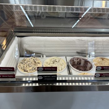 Hocking Hills Frozen Yogurt - a variety of ice creams - Ice Cream & Frozen Yogurt Near Me - Logan, Ohio
