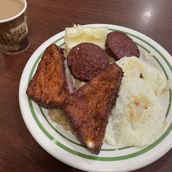 Castillo de Jagua Deli-Restaurant - Mangu con tre golpe - Latin American Near Me - Brooklyn, New York Castillo de Jagua Deli-Restaurant - Mangu con tre golpe - Latin American Near Me - Brooklyn, New York