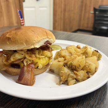 Moose's by the Creek - Zach and cheese burger with home fries - Breakfast & Brunch Near Me - Charlottesville, Virginia Moose's by the Creek - Zach and cheese burger with home fries - Breakfast & Brunch Near Me - Charlottesville, Virginia