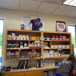 Munford Animal Hospital - TreTments behind the front desk