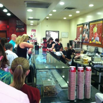 Cold Stone Creamery - Very busy Friday evening! - Ice Cream & Frozen Yogurt Near Me - Woodbridge, Virginia Cold Stone Creamery - Very busy Friday evening! - Ice Cream & Frozen Yogurt Near Me - Woodbridge, Virginia