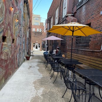 6th And Vine - New American Near Me - Winston-Salem, North Carolina