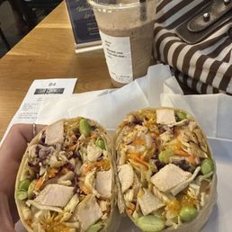 Asian chicken wrap 10/10 Asian chicken wrap 10/10