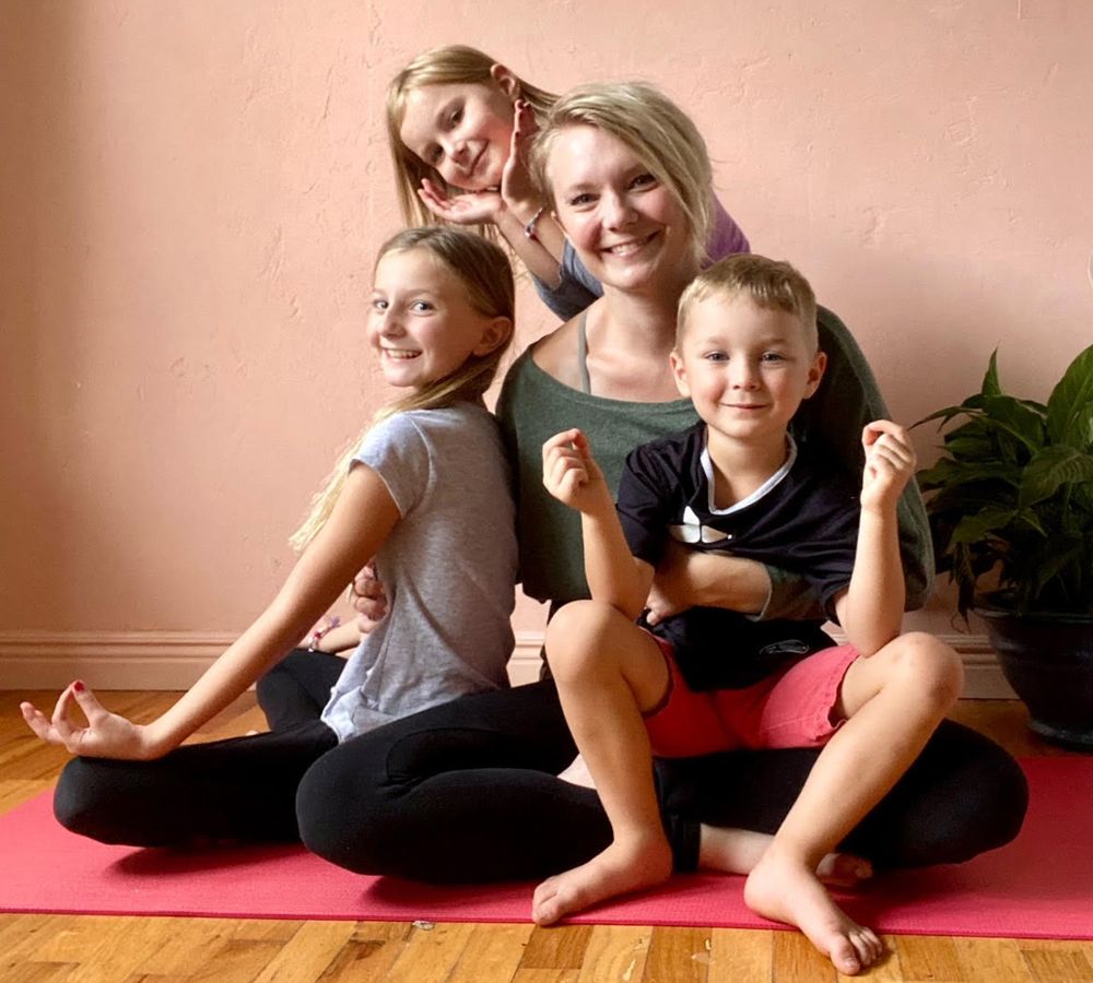 Yoga Circle Studio Logo