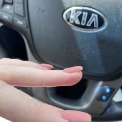 L-A Nails - Uneven ring fingernail