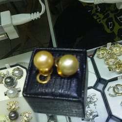 Berdori Pearls - Golden South Sea Pearl studs in 14K gold setting