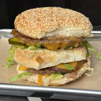 Deux Luxe - Burgers Near Me - New York, New York