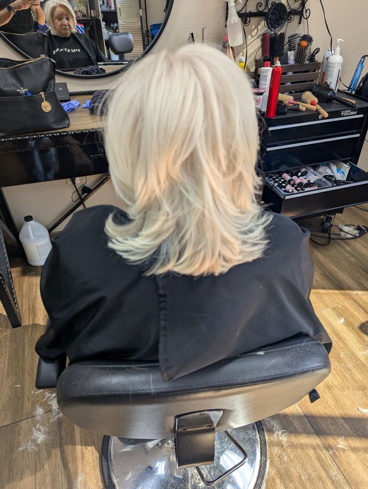 Ronen Hair Designer & Colorist Logo