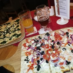 Stagge's Bistro & Lounge - Flammkuchen Spinat und Champignons und Flammkuchen Scampi