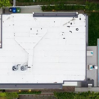 Oregon Roofing Company - Modern Flat Roof Installation with Clean Architectural Finish - Roofing Near Me - Portland, Oregon Oregon Roofing Company - Modern Flat Roof Installation with Clean Architectural Finish - Roofing Near Me - Portland, Oregon