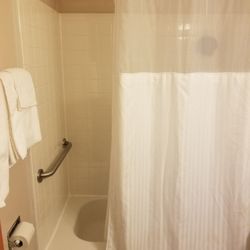 IMD Guest House Foundation - Large bathroom.