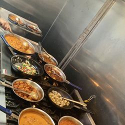 Himalayan Chef Kitchen - Busy Friday night dinner preparing!