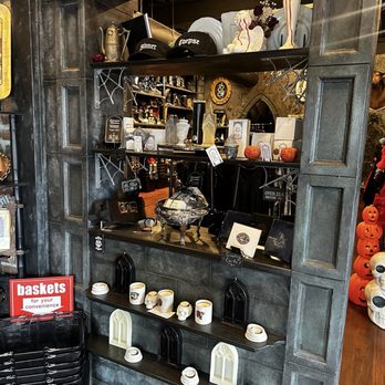 Saturn Return - Used, Vintage & Consignment Near Me - Richmond, Virginia