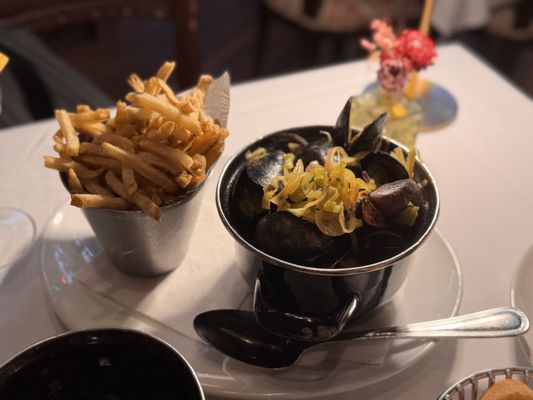 Alouette Bistro by null