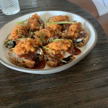 Harriet's Rooftop - Hot chicken roll - Cocktail Bars Near Me - Nashville, Tennessee Harriet's Rooftop - Hot chicken roll - Cocktail Bars Near Me - Nashville, Tennessee