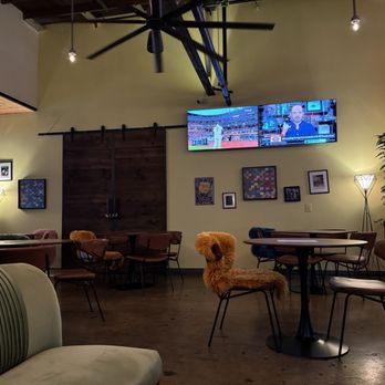 Parlay 6 Brewing - Inside the restaurant! - Brewpubs Near Me - Reno, Nevada