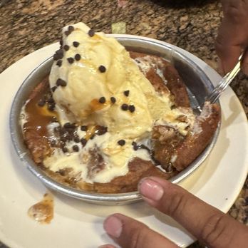 BJ's Restaurant & Brewhouse - Salted Caramel Pizookie - Pizza Near Me - Santa Rosa, California