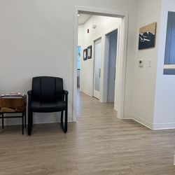 Maui Skin Clinic - Super clean office