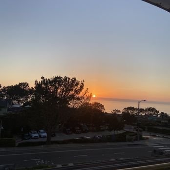 Monarch Ocean Pub - Gastropubs Near Me - Del Mar, California