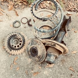 Gear Goddess - Broken strut assembly