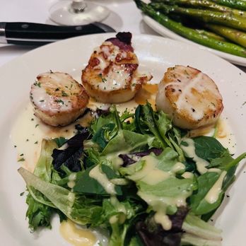 Bob's Steak & Chop House - Louisville - Appetizer scallops that I had as my dinner, with a side of asparagus. So yummy! - Steakhouses Near Me - Louisville, Kentucky Bob's Steak & Chop House - Louisville - Appetizer scallops that I had as my dinner, with a side of asparagus. So yummy! - Steakhouses Near Me - Louisville, Kentucky