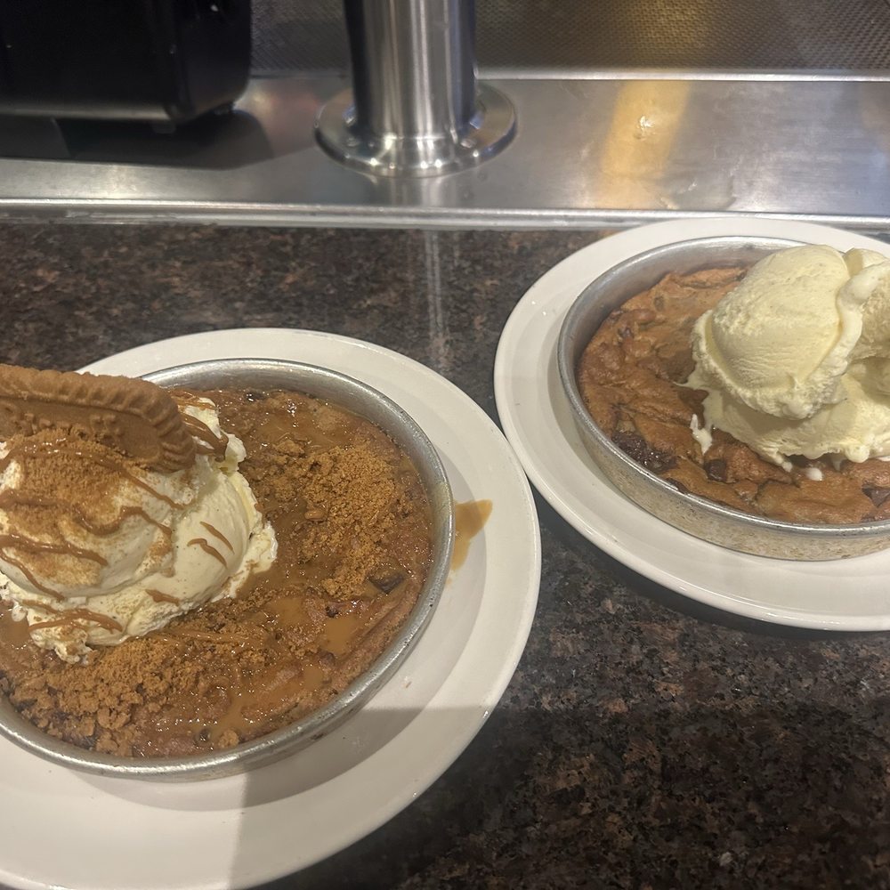 BJ's Restaurant & Brewhouse - Pizza Near Me - Irvine, California