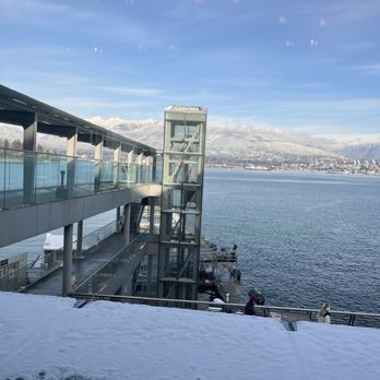 Tap & Barrel - Convention Centre - Comfort Food Near Me - Vancouver, British Columbia