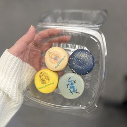Assorted macarons