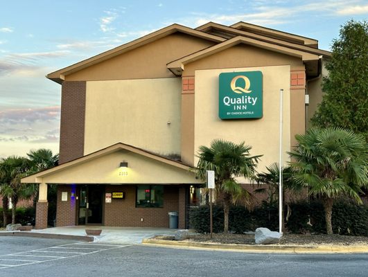 Quality Inn Atlanta Airport Central College Park Ga www.yelp.com