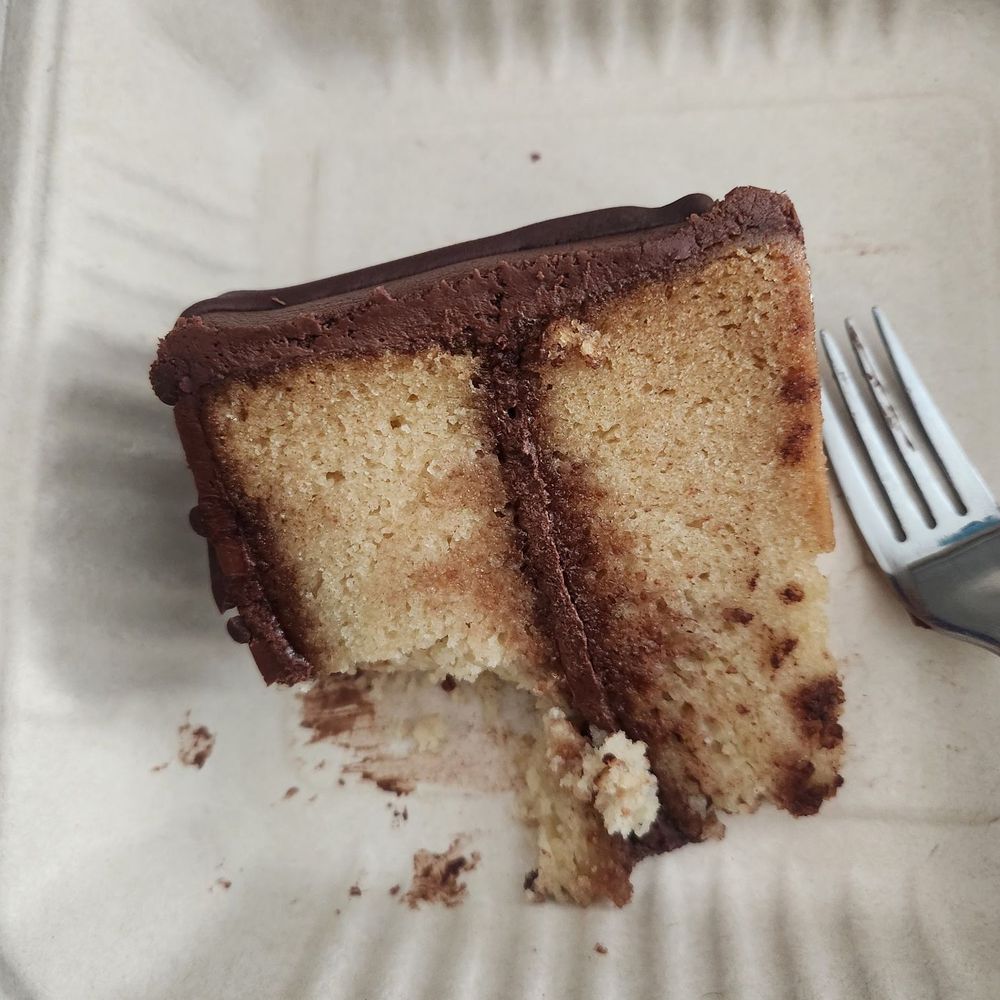 Vanilla cake with chocolate frosting Vanilla cake with chocolate frosting