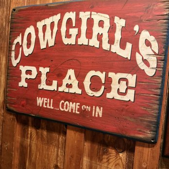 Cattlemens - Little bit of cowgirl decor - Steakhouses Near Me - Roseville, California