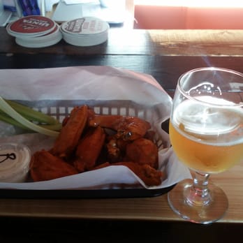 Hampton Station - Pizza Near Me - Tampa, Florida