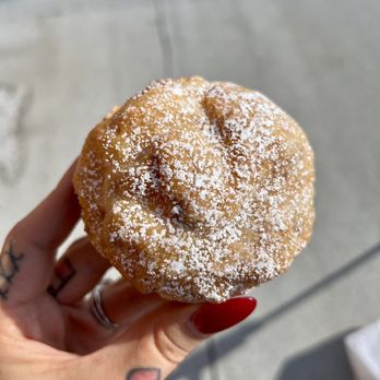 Beard Papa's Koreatown - Honey Butter Cream Puff - Desserts Near Me - Los Angeles, California Beard Papa's Koreatown - Honey Butter Cream Puff - Desserts Near Me - Los Angeles, California