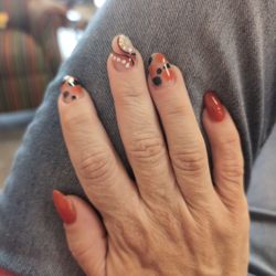 Colonial Nails